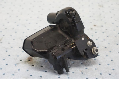 Baksidan på Bromshuvudcylinder från en Kawasaki Z 900 -2019 motorcykel.