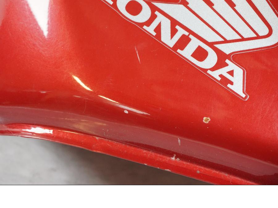 Extrabild4 på Bensintank från en Honda NT 650 V -2002 motorcykel.