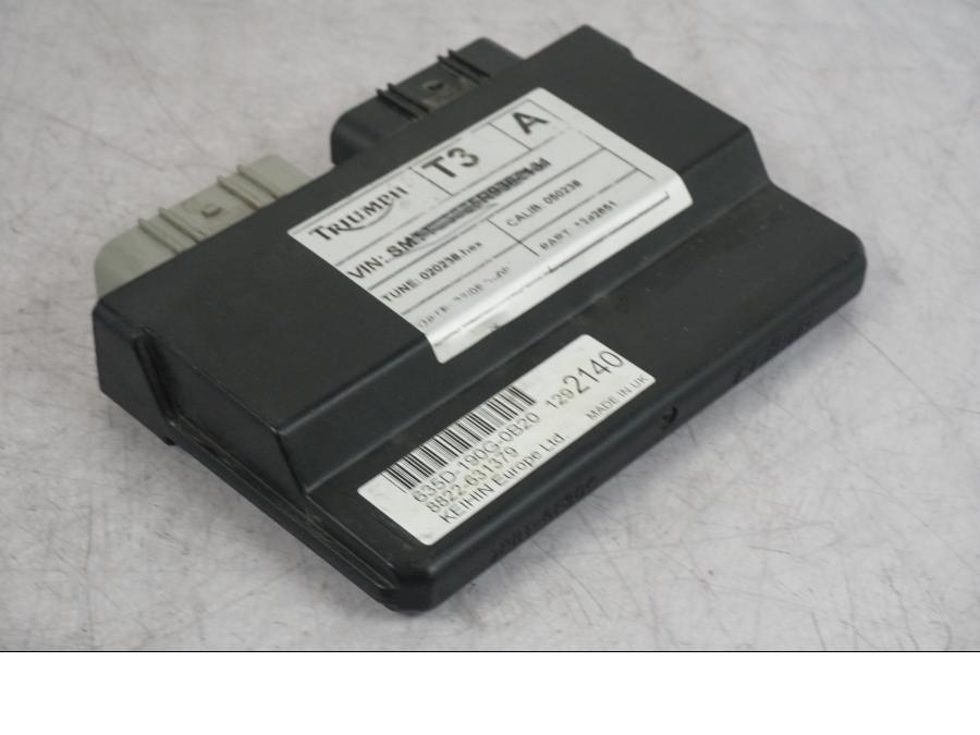 Snett uppifrån på CDI / ECU från en Triumph Speed Triple -2009 motorcykel.