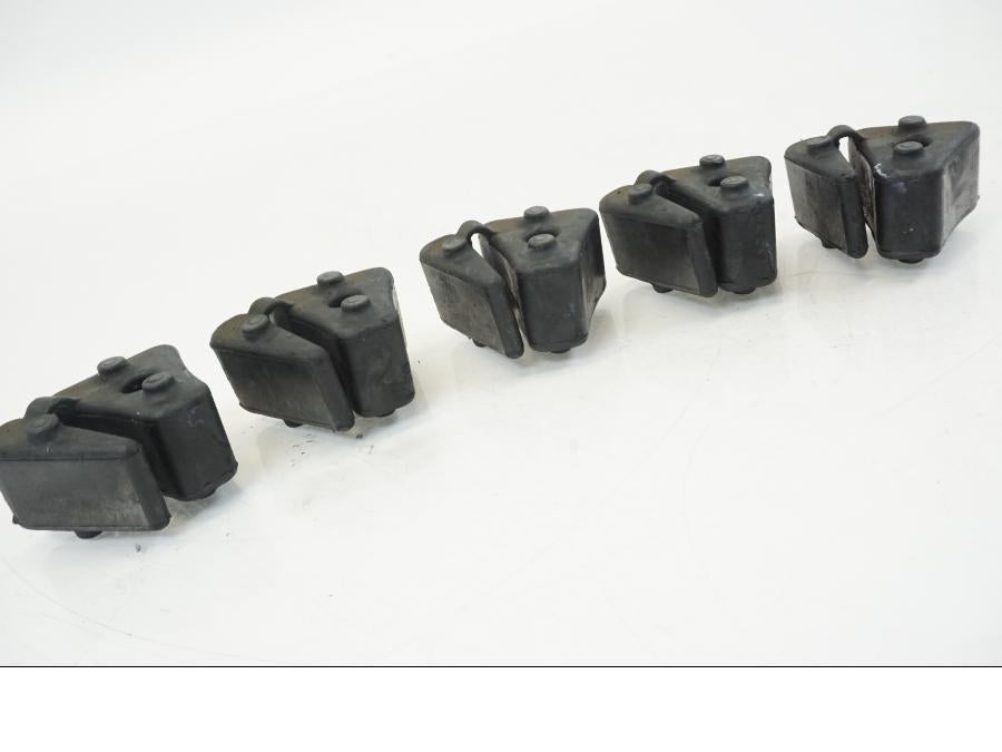 Snett nerifrån på Ryckutjämnare från en Honda CB 750 -2002 motorcykel.