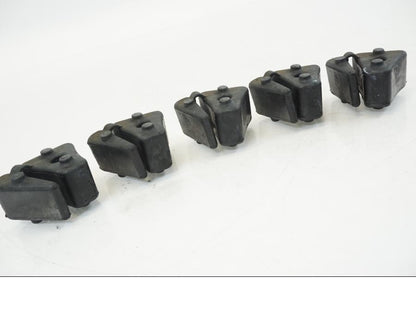 Snett nerifrån på Ryckutjämnare från en Honda CB 750 -2002 motorcykel.