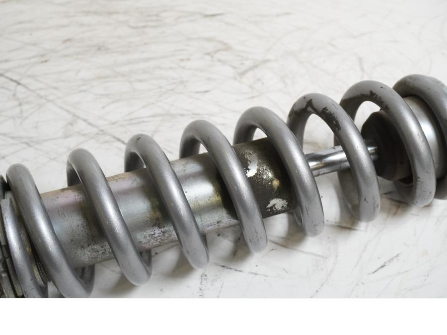 Höger sida på Stötdämpare från en Honda CRF 250 -2013 motorcykel.