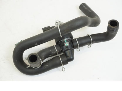 Vänster sida på Second Air från en Honda CB 650 F Hornet -2017 motorcykel.