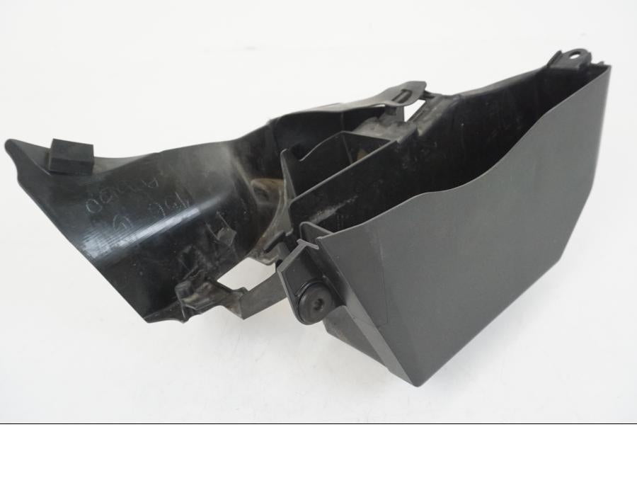 Framsidan på Batterihållare från en Kawasaki ER-6F -2016 motorcykel.