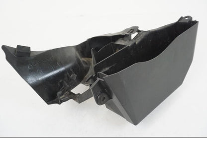 Framsidan på Batterihållare från en Kawasaki ER-6F -2016 motorcykel.