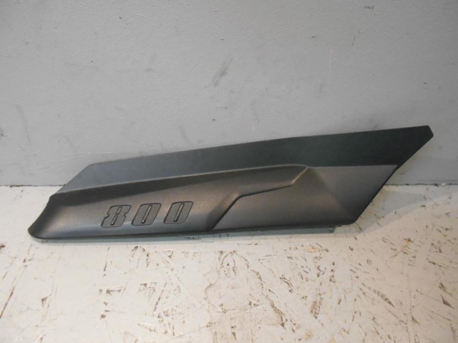 Framsidan på Sidopanel från en Triumph Tiger 800 -2016 motorcykel.