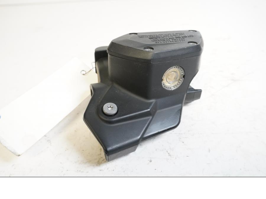 Framsidan på Bromshuvudcylinder från en BMW K 1600 -2018 motorcykel.