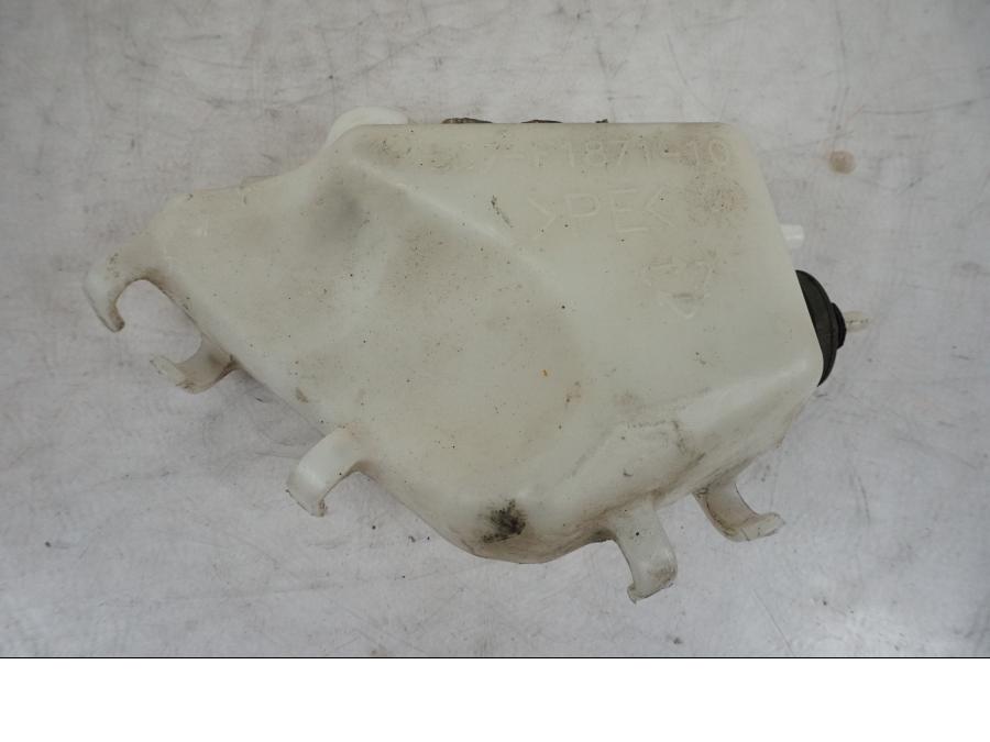 Framsidan på Vattenexpansionskärl från en Yamaha MT 125 -2017 motorcykel.