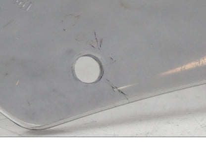 Snett nerifrån på Vindruta från en BMW F 650 CS -2002 motorcykel.