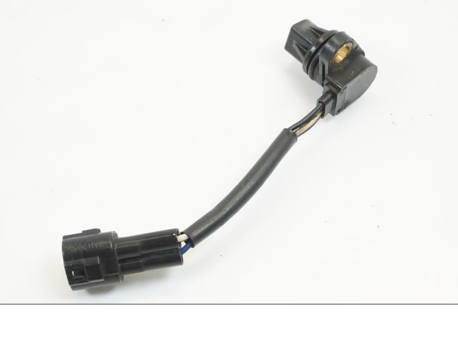 Höger sida på Kamaxelgivare från en Suzuki GSX-R 1000 -2009 motorcykel.