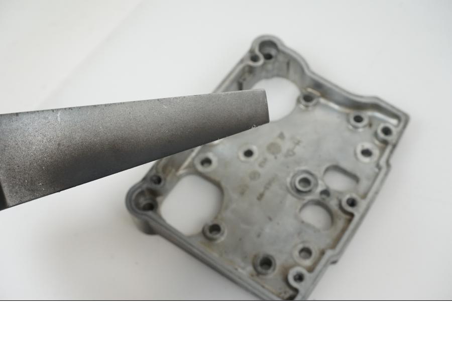 Snett nerifrån på Ventilkåpa från en H-D Softail -2008 motorcykel.