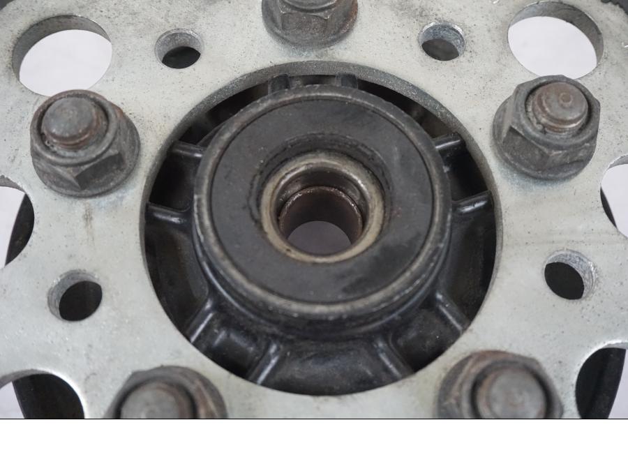 Höger sida på Drevfäste från en Honda CB 750 -1996 motorcykel.