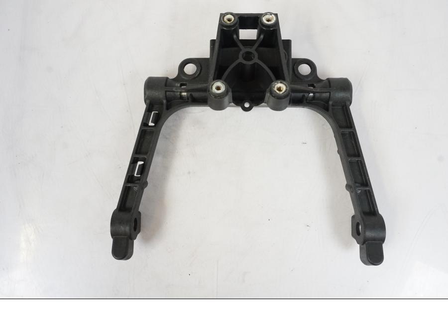 Baksidan på Bakram från en KTM 790 Duke -2019 motorcykel.