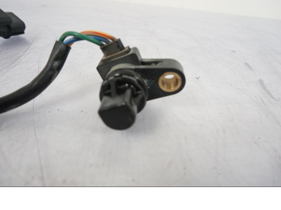 Vänster sida på Kamaxelsensor från en Honda VFR 1200 -2010 motorcykel.