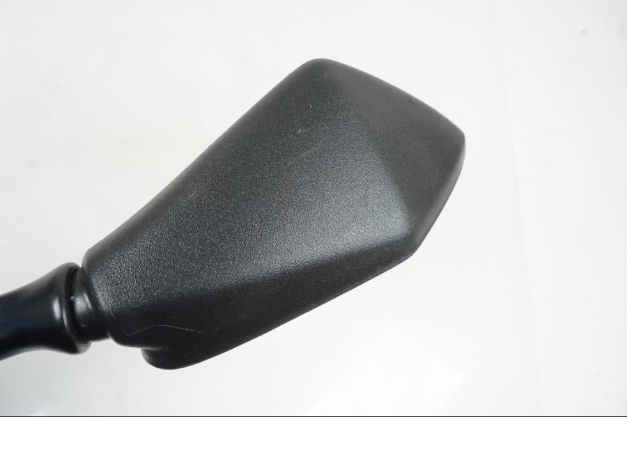 Vänster sida på Backspegel från en Kawasaki NINJA 400 -2018 motorcykel.