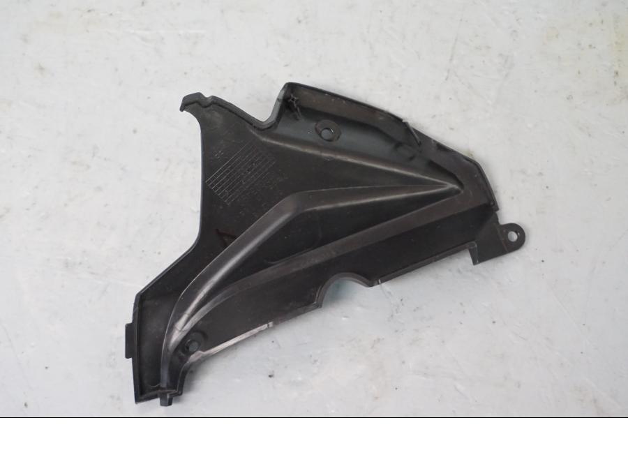 Baksidan på Toppkåpsinsida från en Aprilia Tuono V4R -2018 motorcykel.