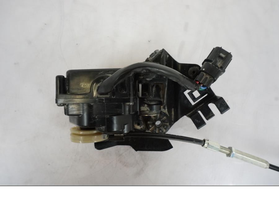 Höger sida på Avgasspjällmotor från en Honda VFR 1200 -2010 motorcykel.