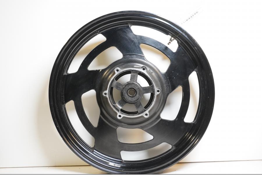 Framsidan på Fälg från en Yamaha V-MAX 1200 -1997 motorcykel.