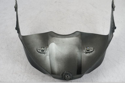 Vänster sida på Bensintankskåpa från en Yamaha YZF 1000 R1 -2010 motorcykel.