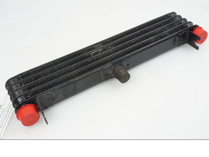 Snett nerifrån på Oljekyl från en Yamaha XJ 900 -1997 motorcykel.