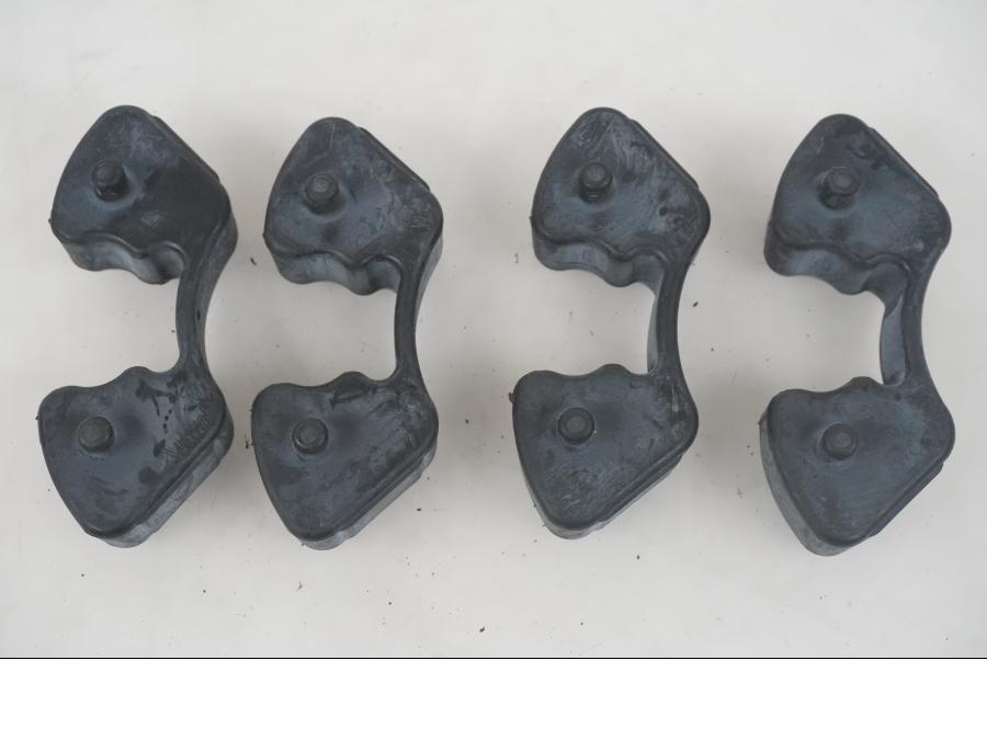 Framsidan på <p>Ryckutjämnare från Kawasaki ER-6N ABS 2011.</p>

<p>Okej skick.</p> motorcykel.