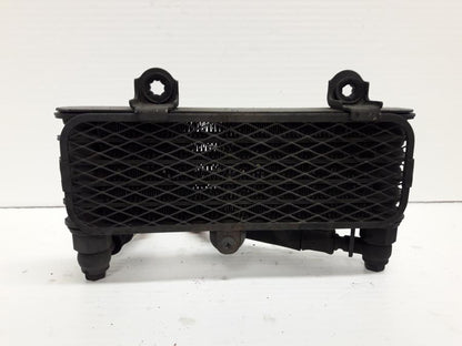 Baksidan på Oljekyl från en Suzuki SV 1000 -2004 motorcykel.