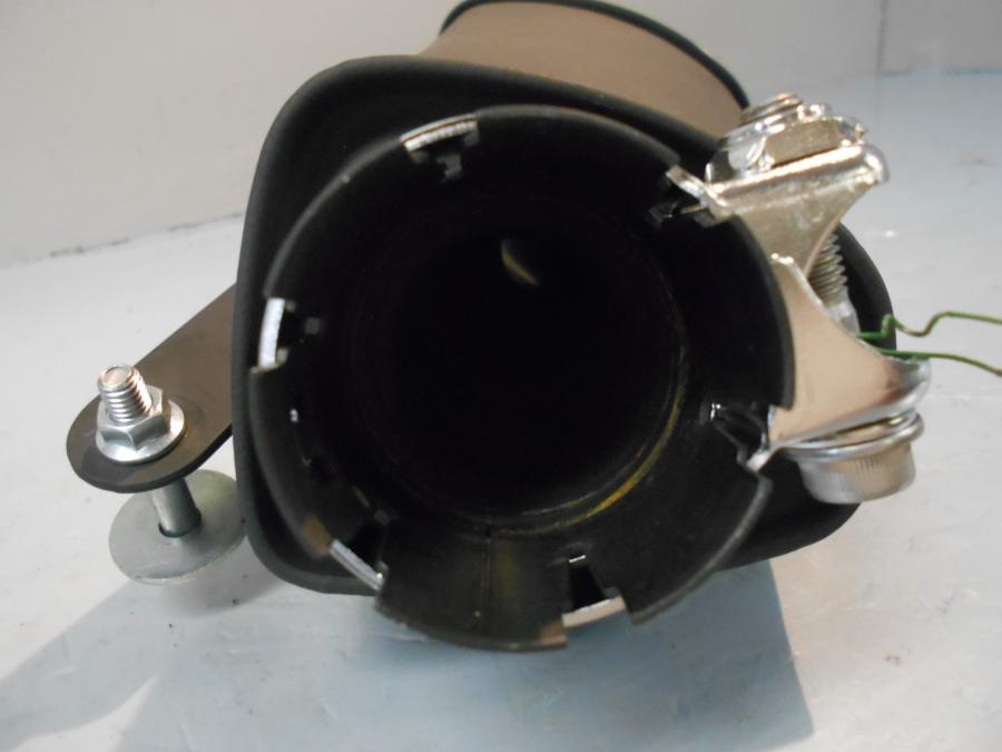 Vänster sida på Ljuddämpare från en Suzuki GSX-S 1000 -2015 motorcykel.