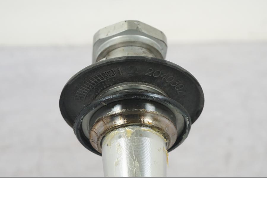 Snett uppifrån på Gaffelkrona från en Triumph Tiger Explorer -2013 motorcykel.