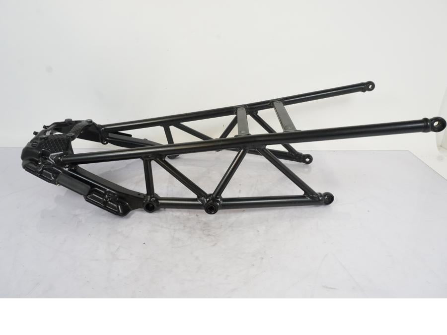 Vänster sida på Bakram från en KTM 1290 Super Duke -2019 motorcykel.