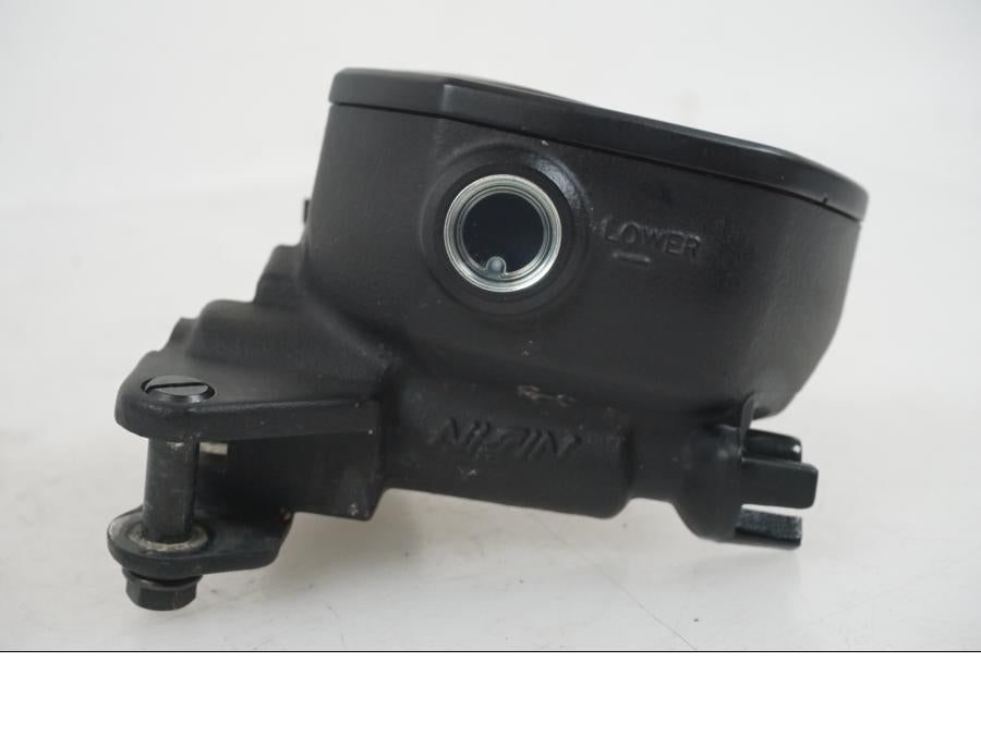 Baksidan på Bromshuvudcylinder från en BMW F 750 GS -2019 motorcykel.