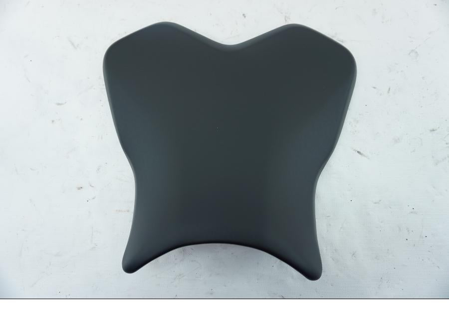 Framsidan på Sadel från en Yamaha YZF 1000 R1 -2010 motorcykel.