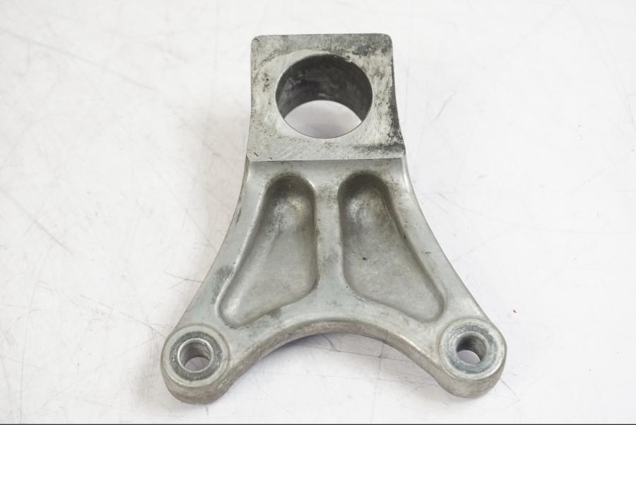 Baksidan på Bromsoksfäste från en Suzuki GSX 1300 RX -1999 motorcykel.