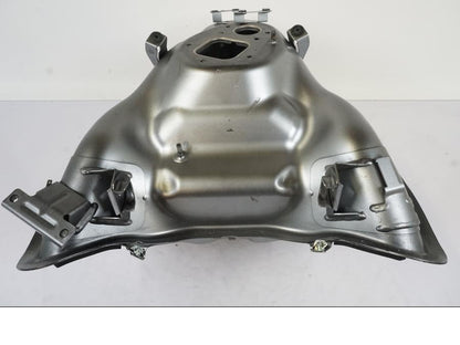 Extrabild6 på Bensintank från en KTM 790 Duke -2019 motorcykel.