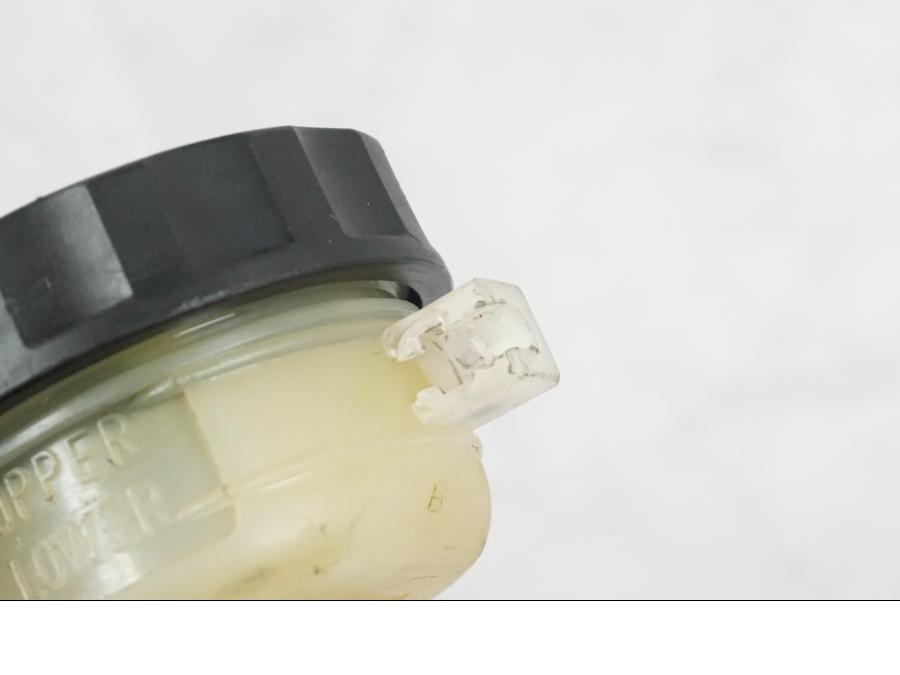 Extrabild2 på Bromshuvudcylinder från en Kawasaki ZX-6R -2011 motorcykel.