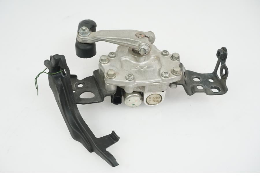 Baksidan på Styrdämpare från en Honda CBR 1000 RR -2010 motorcykel.