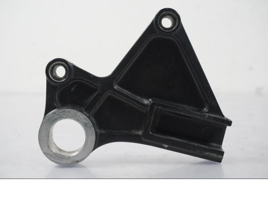 Framsidan på Bromsoksfäste från en Kawasaki ZX-6R -2005 motorcykel.