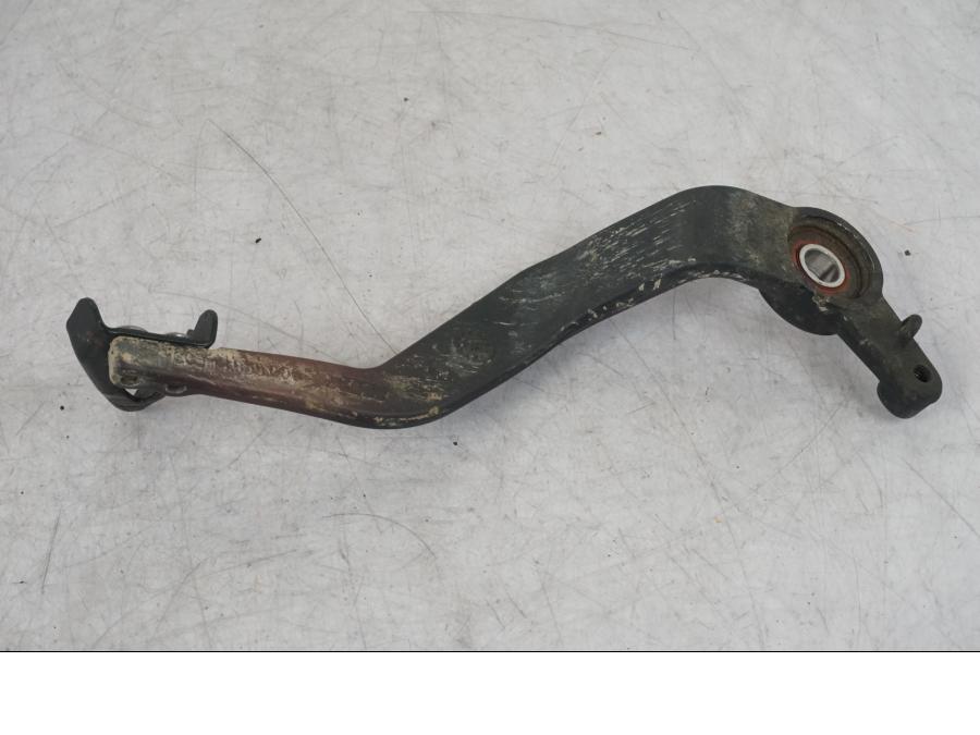 Vänster sida på Bromspedal från en KTM 1290 Super Adventure R -2018 motorcykel.