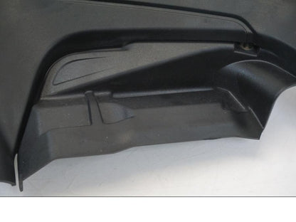 Vänster sida på Sidopanel från en Ducati Streetfighter V4 -2020 motorcykel.