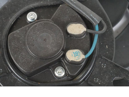 Snett nerifrån på Vattenkylfläkt från en Yamaha MT-07 -2019 motorcykel.