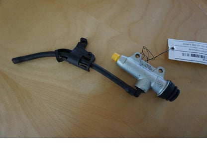 Framsidan på Bromshuvudcylinder från en BMW F 800 GT -2015 motorcykel.