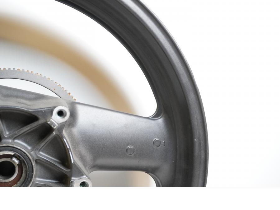 Extrabild5 på Fälg från en Honda ST 1100 -1999 motorcykel.