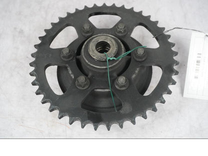 Framsidan på Drevfäste från en Kawasaki ZX-10R -2008 motorcykel.