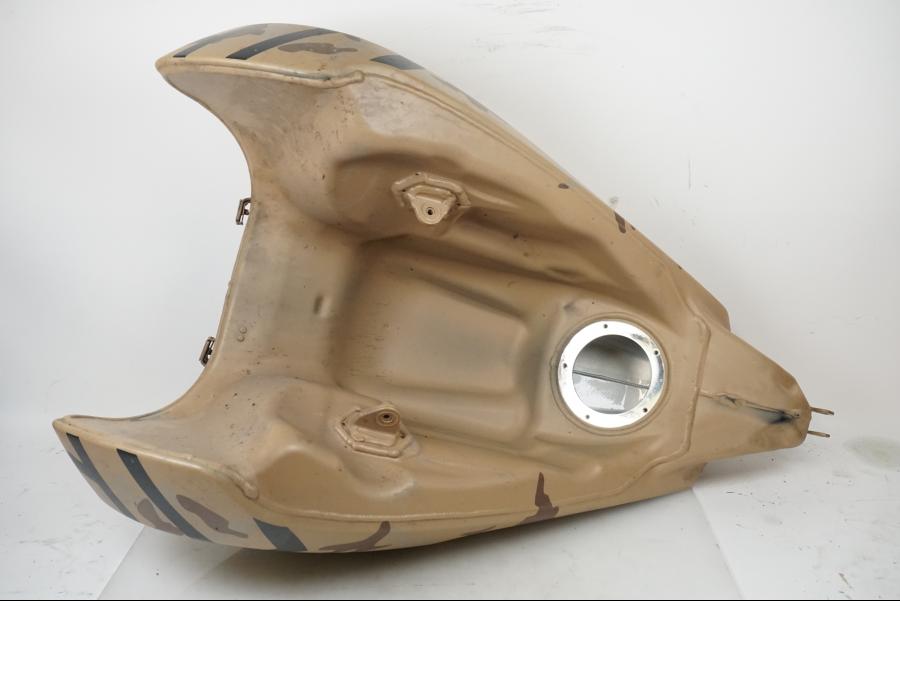 Höger sida på Bensintank från en H-D Adventure Pan America Special RA1250S -2021 motorcykel.