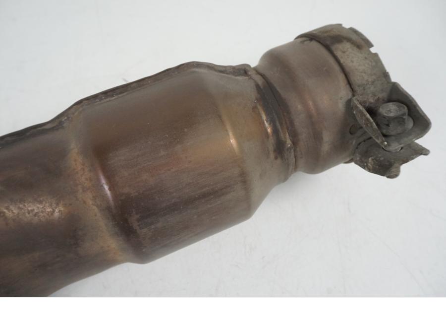 Baksidan på Mellanrör från en Yamaha YZF 1000 R1 -2006 motorcykel.