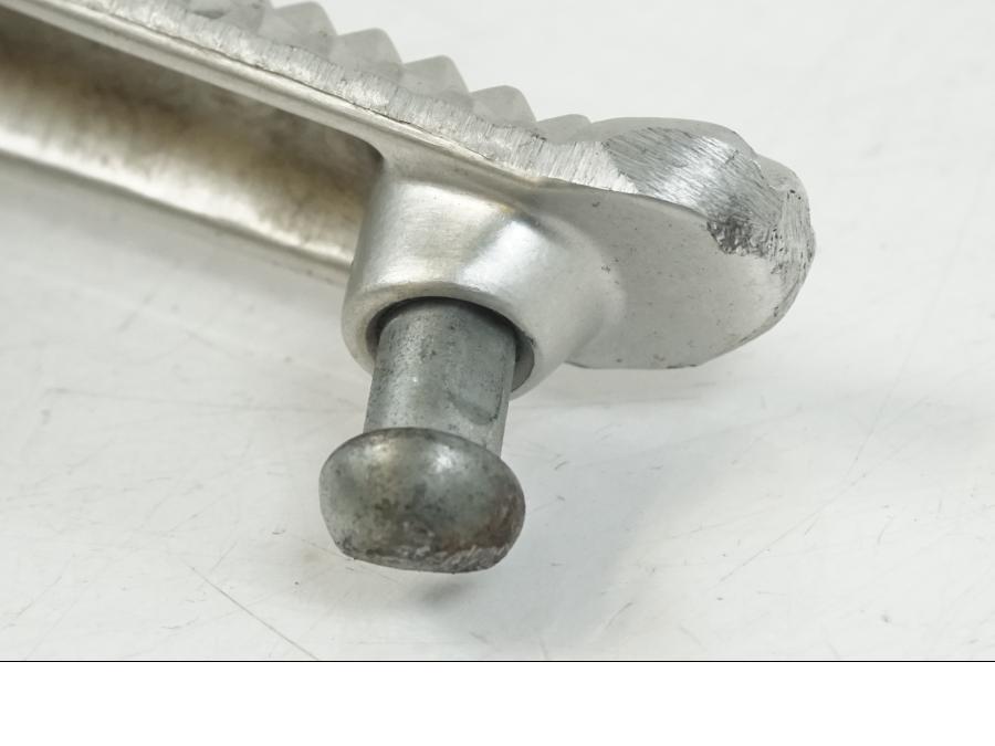 Extrabild1 på Fotpinne från en Yamaha YZF 1000 R1 -2007 motorcykel.