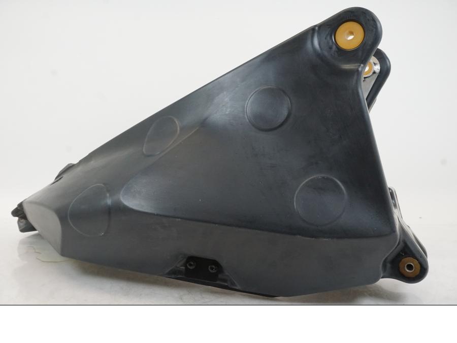 Extrabild1 på Bensintank från en Husqvarna 701 Supermoto -2020 motorcykel.