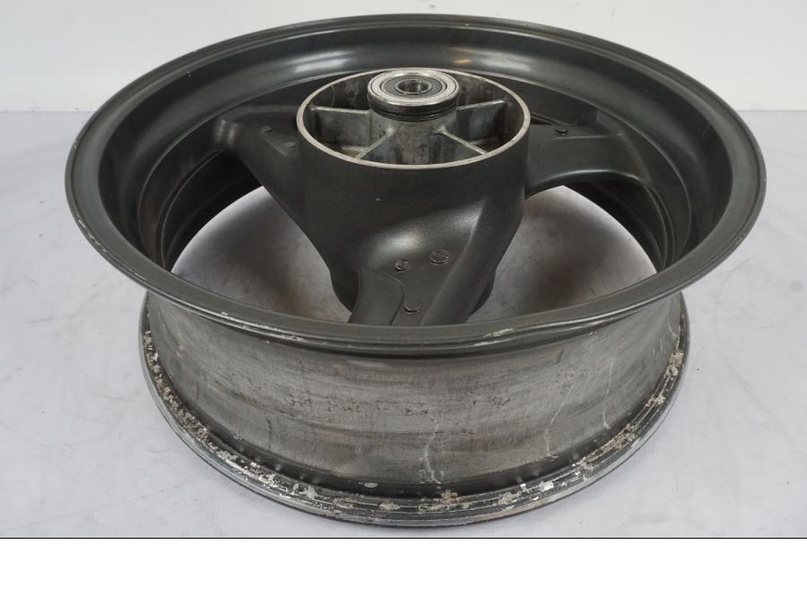 Extrabild1 på Fälg från en Honda VTR 1000 F -1997 motorcykel.