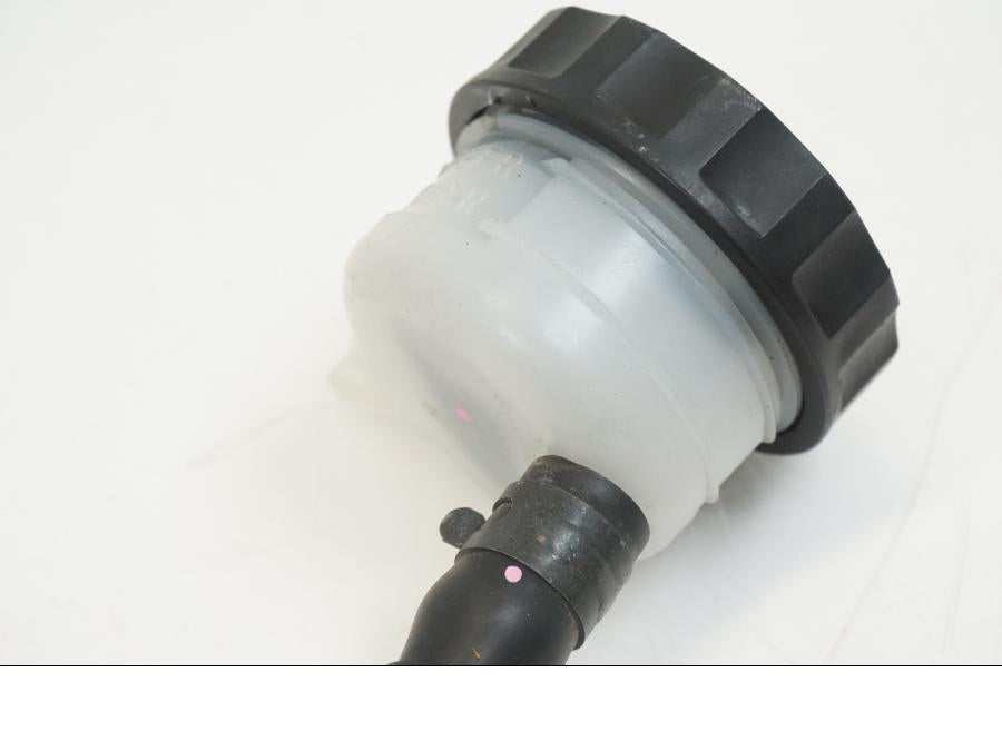 Extrabild1 på Bromshuvudcylinder från en Kawasaki ER-6F -2016 motorcykel.