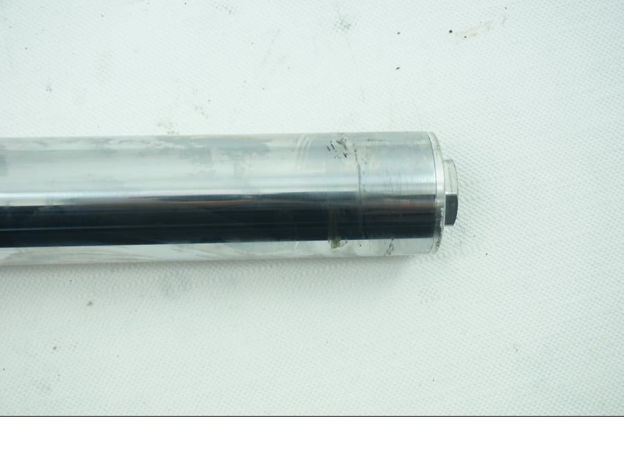 Höger sida på Gaffelben från en Triumph Bonneville -2001 motorcykel.