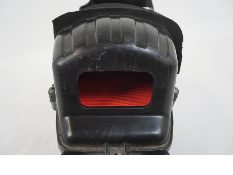 Snett nerifrån på Luftburk från en Honda CBR 125 R -2006 motorcykel.